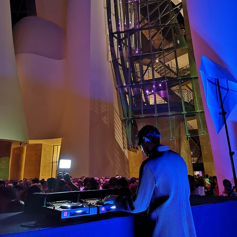 Art After Dark: el arte moderno baila música electrónica en Bilbao