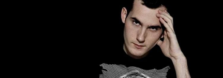 Escucha: Andrew Bayer, sonido total