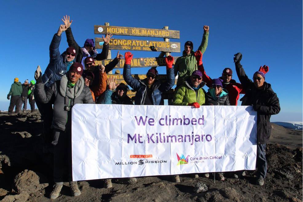 Seth Troxler escala el Kilimanjaro para recaudar fondos contra el cáncer