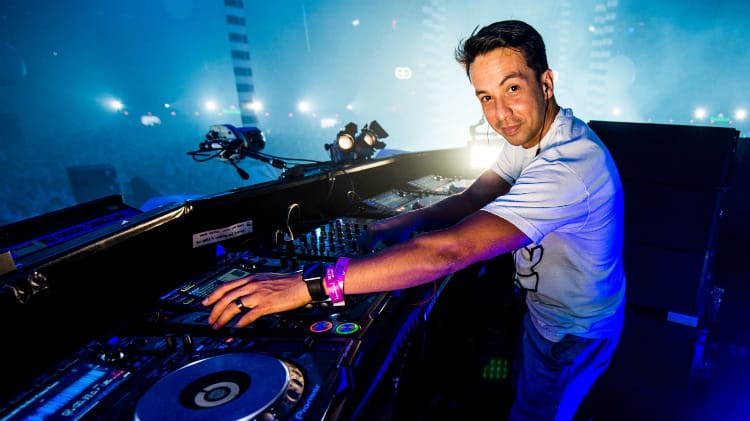 Laidback Luke se moja sobre el DJ Mag top 100