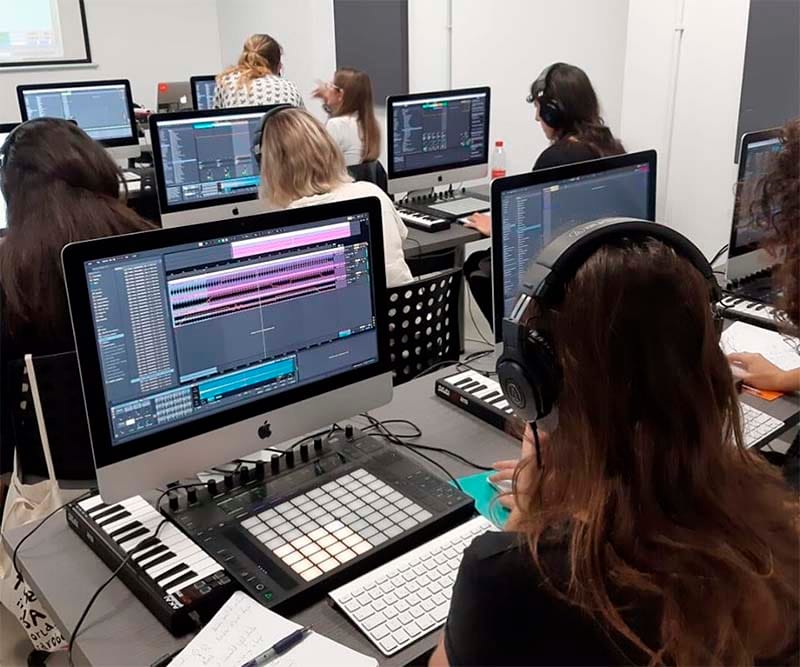 ¿Quieres convertirte en un gran productor? ¡Gana una beca DJP Music School!