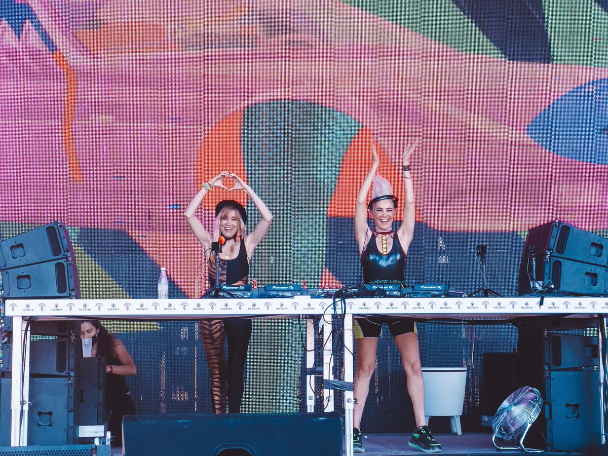 Excelente puesta en escena de Nervo y Medusa Beach Club