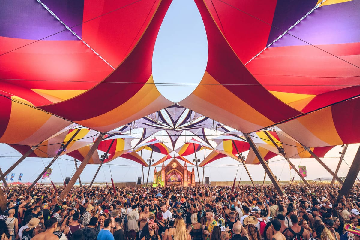 55.000 ravers bailaron durante 22 horas en el regreso de Monegros Desert Festival