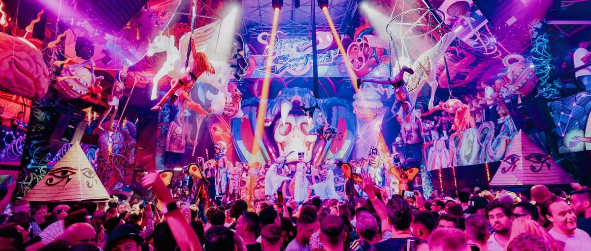 Así fue el closing de elrow Amnesia con su nueva temática by Nychos - "Dance with the Serpent"