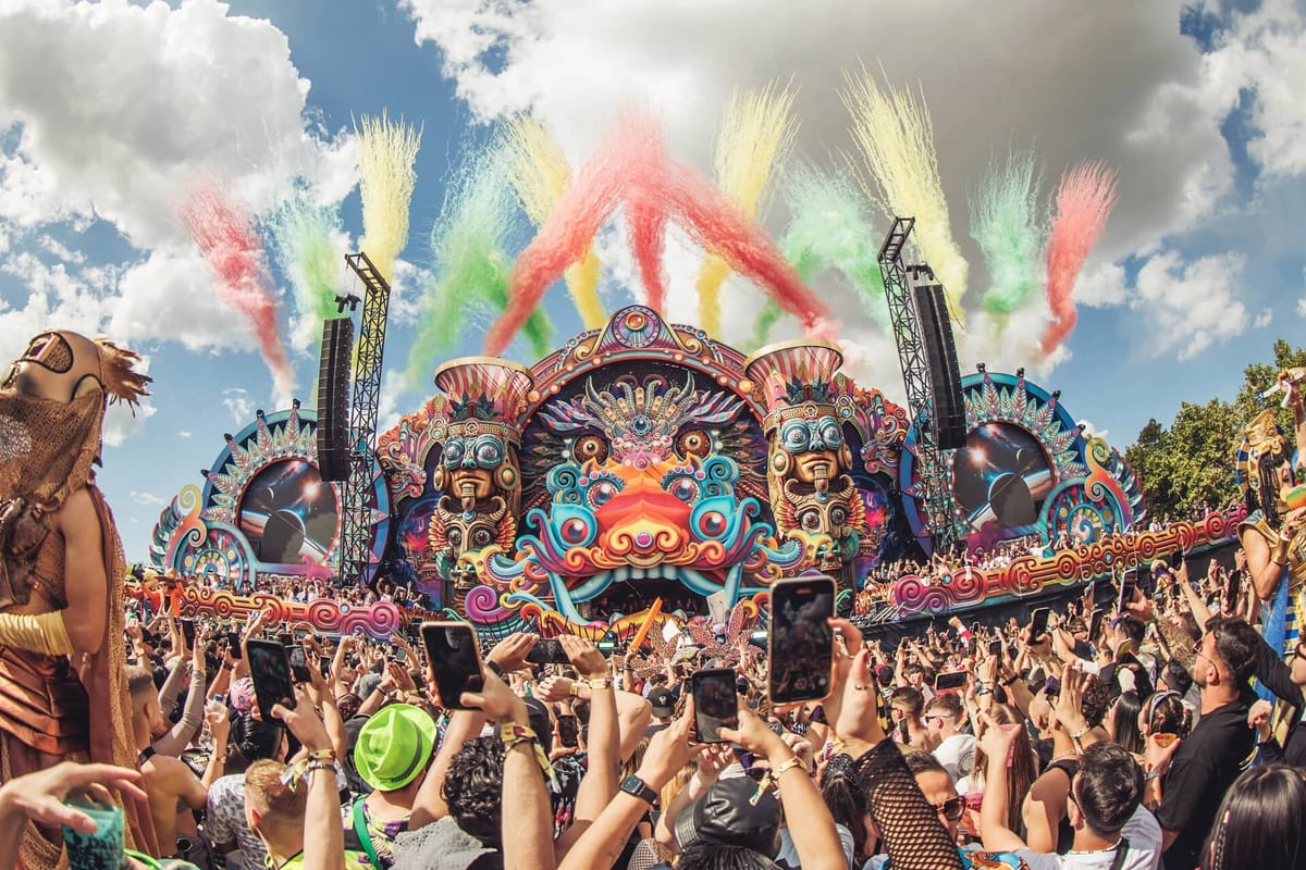 elrow Town Madrid 2025: mismo espíritu, nuevo recinto