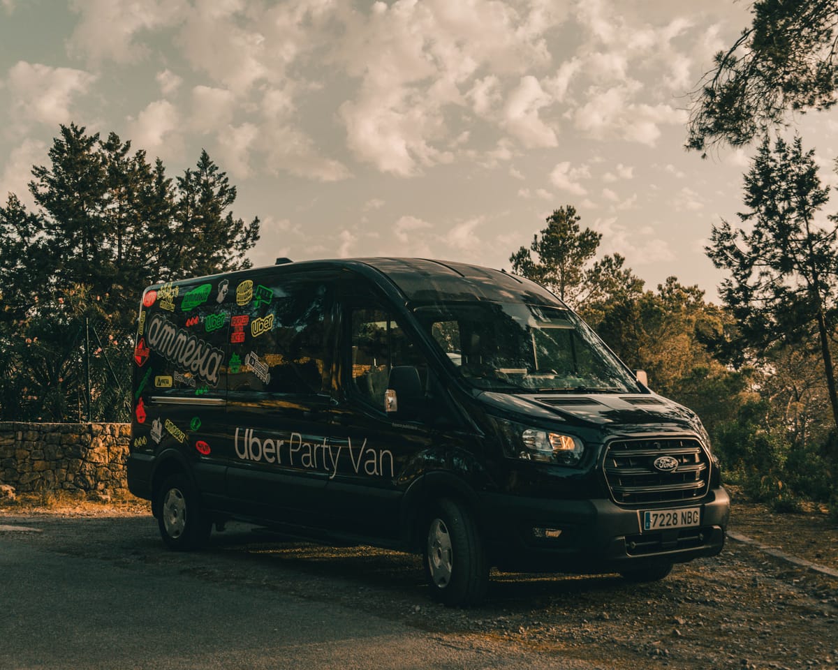 Uber y Amnesia Ibiza se unen con Party Van