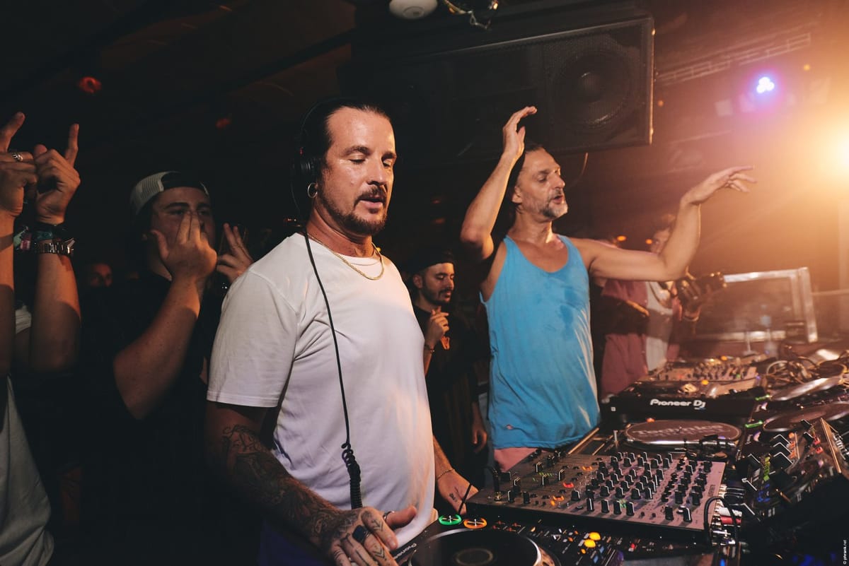 Ricardo Villalobos b2b Luciano este domingo en Pyramid
