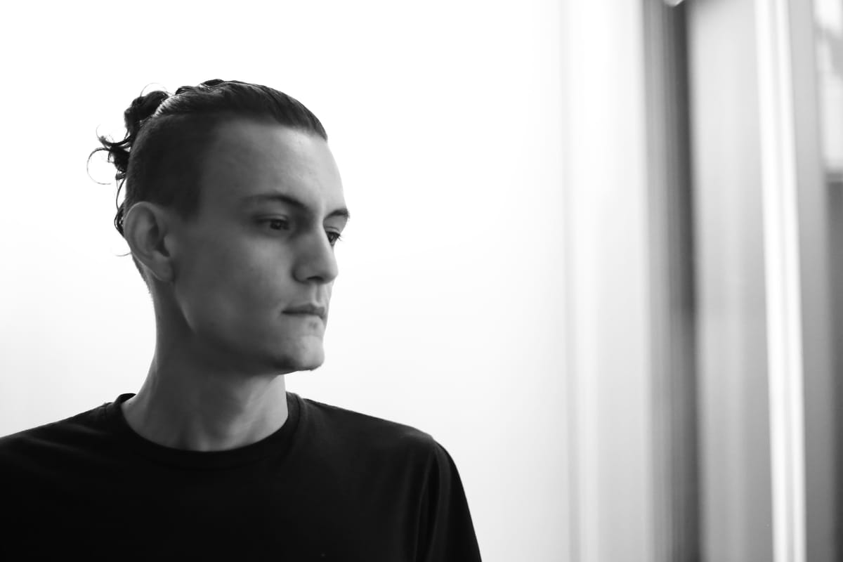 Izan Cramer presenta “00:00”