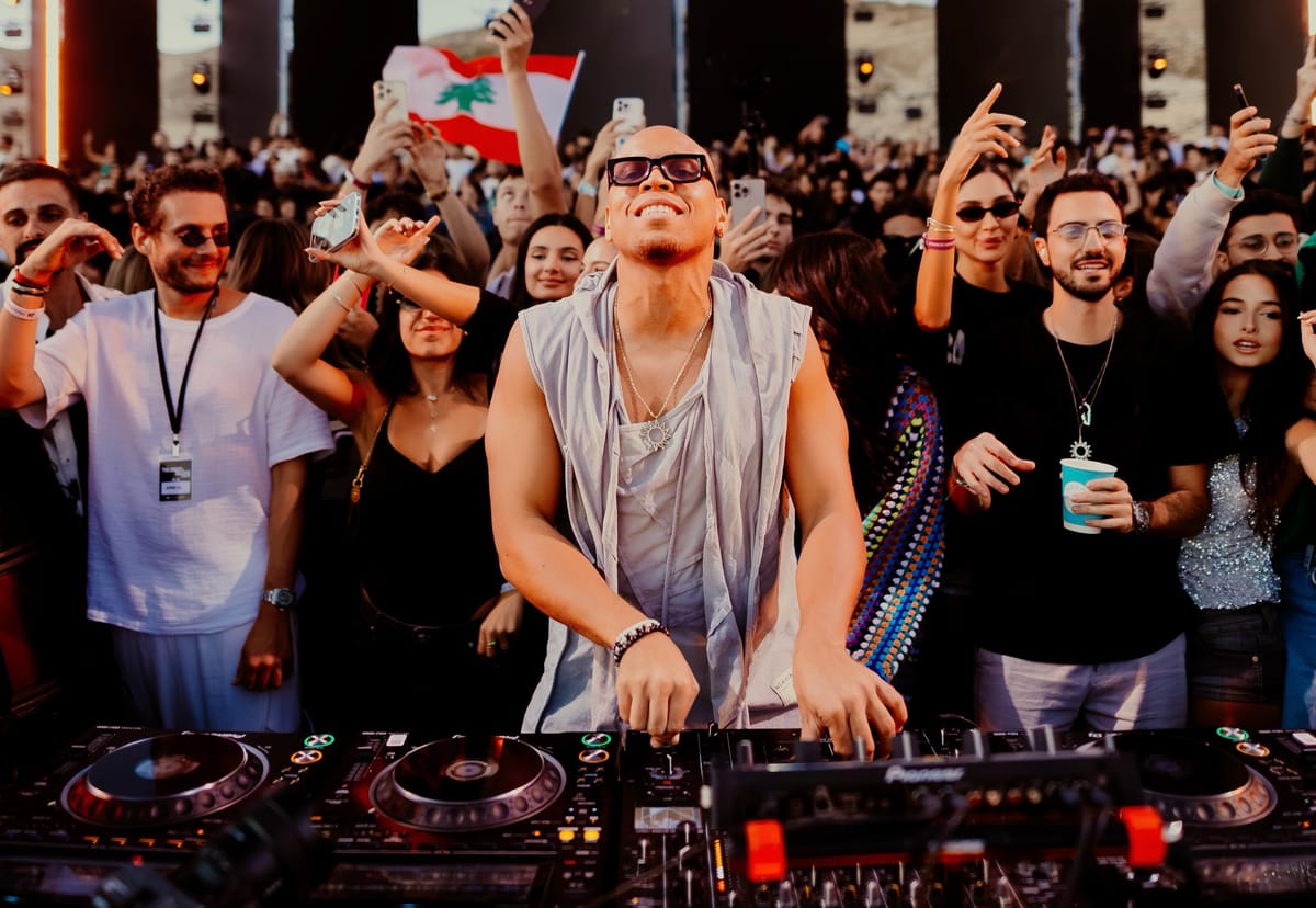 "Lakay" es el álbum debut de Francis Mercier