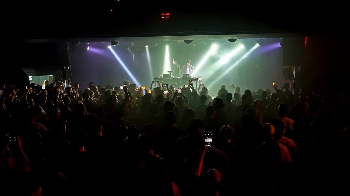 Crónica: Two Lanes en microdosis, o cómo hacer bailar al piano