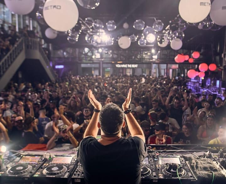 Únete a OFF SZN, La Última del Verano en Metro Dance Club