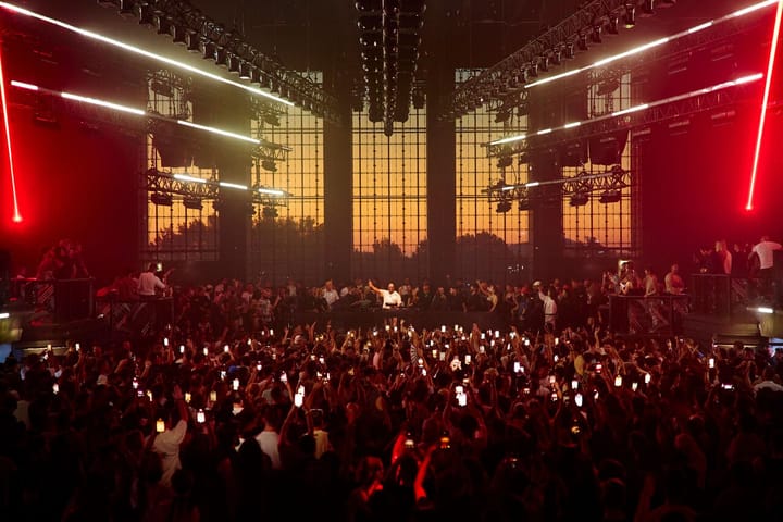 Carl Cox vuelve a [UNVRS]: un legado que sigue escribiéndose