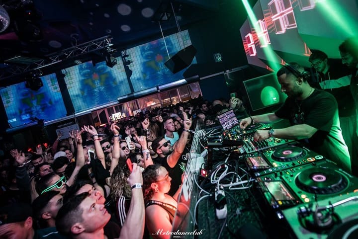 Disfruta de los siguientes eventos en Metro Dance Club
