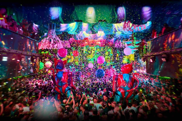 Review del opening de elrow en UNVRS